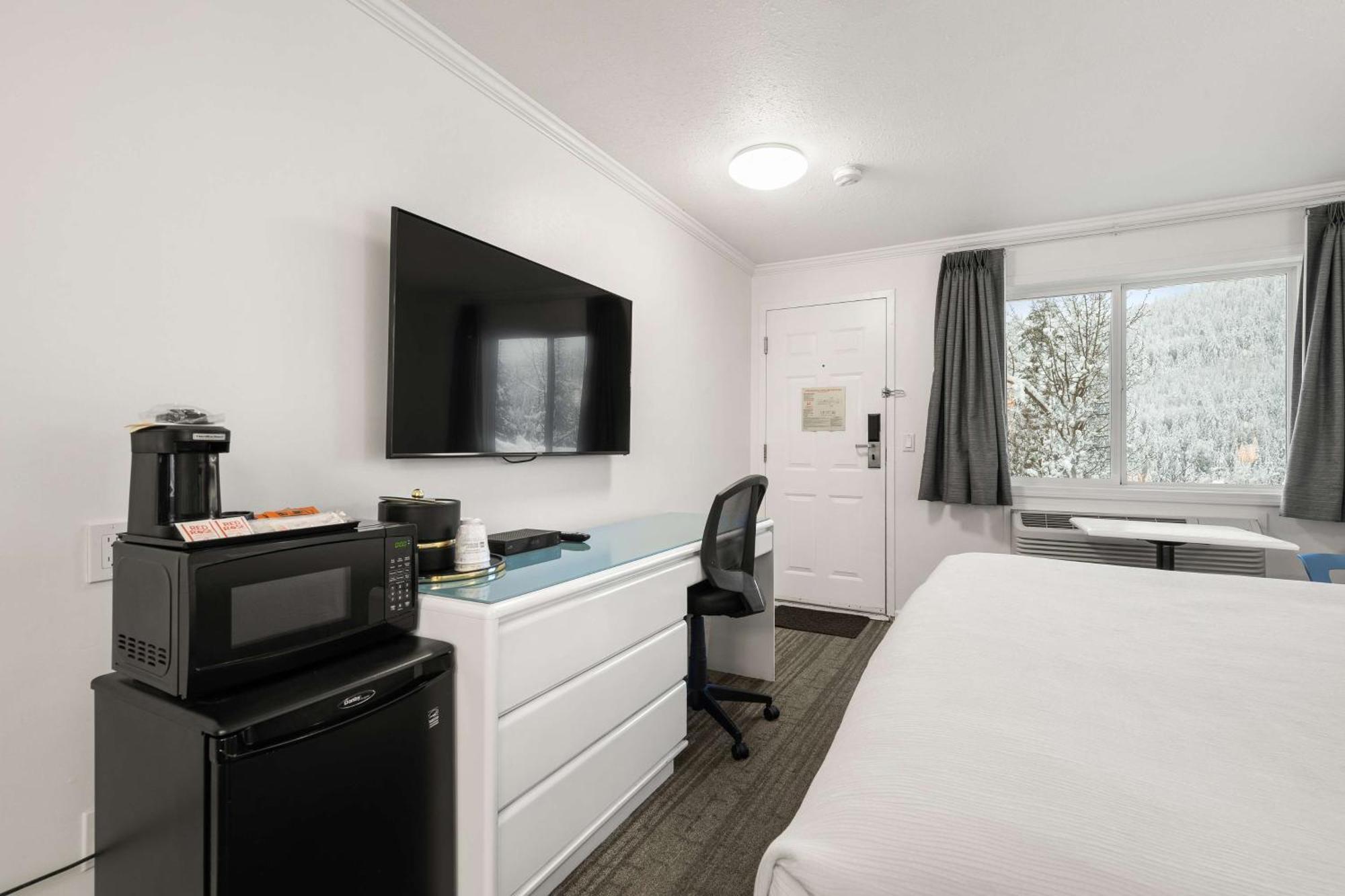 Surestay Hotel By Best Western Rossland Red Mountain Exterior photo